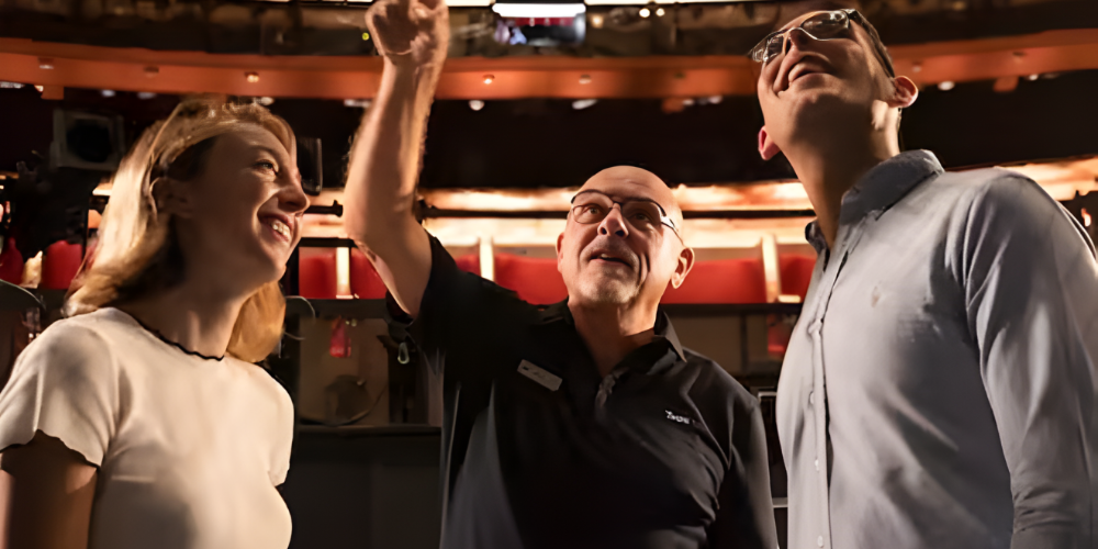 Sydney Opera House: Backstage Tour with Breakfast