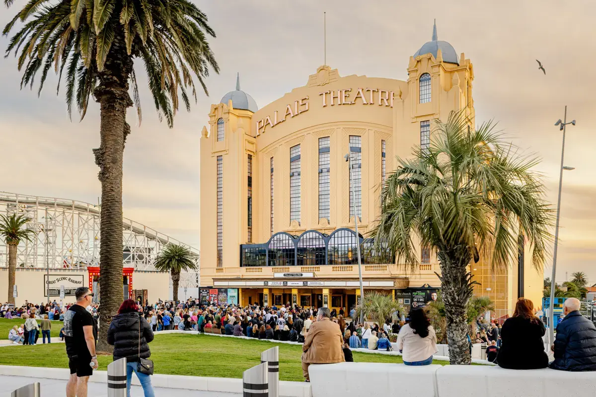 2341026_mitchlowephoto_palaistheatre-3